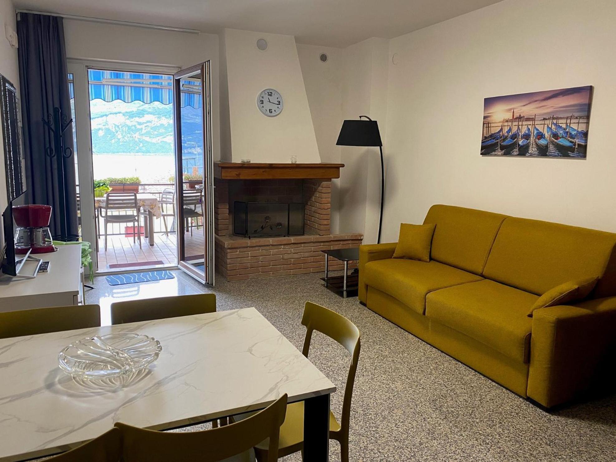 Casa Maya Brenzone sul Garda Eksteriør billede